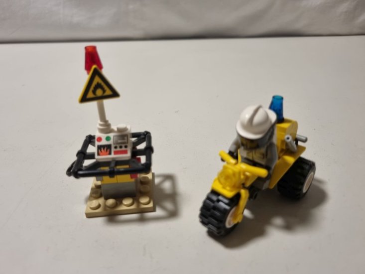 (Bild für) Lego 6459 - Fuel Truck - zum Schließen ins Bild klicken
