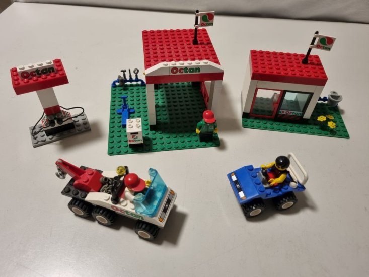 (Bild für) Lego 6548 - Octan Gas Station - zum Schließen ins Bild klicken
