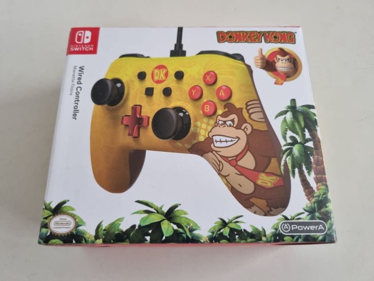 (Bild für) Switch Wired Controller - Donkey Kong - zum Schließen ins Bild klicken