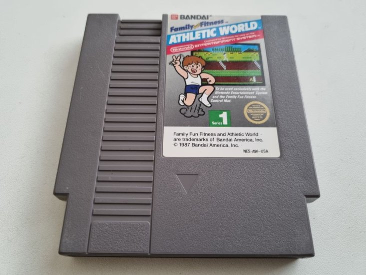 (Bild für) NES Athletic World USA - zum Schließen ins Bild klicken