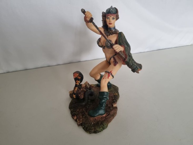 (Bild für) Veronese Figur 1997 - Kriegerin - zum Schließen ins Bild klicken