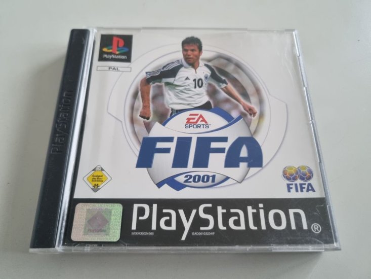 (Bild für) PS1 Fifa 2001 - zum Schließen ins Bild klicken