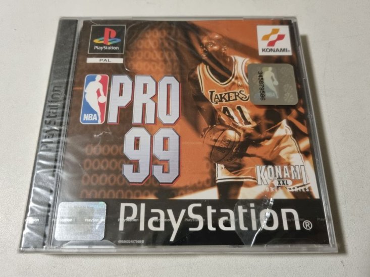 (Bild für) PS1 NBA Pro 99 - zum Schließen ins Bild klicken
