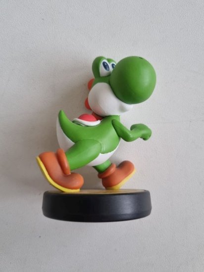 (Bild für) Amiibo Yoshi, Super Smash Bros. Collection - zum Schließen ins Bild klicken