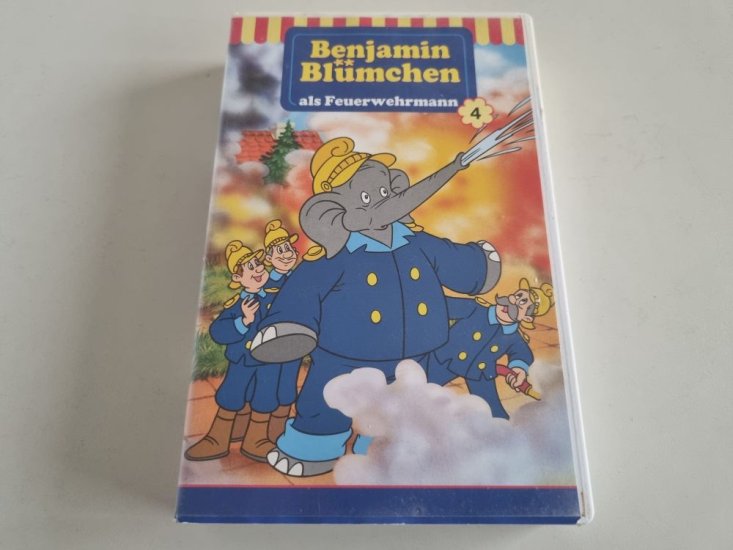 (Bild für) VHS Benjamin Blümchen als Feuerwehrmann - zum Schließen ins Bild klicken
