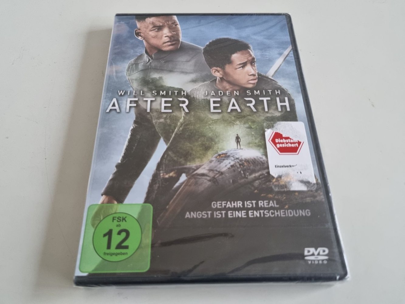 (Bild für) DVD After Earth - zum Schließen ins Bild klicken