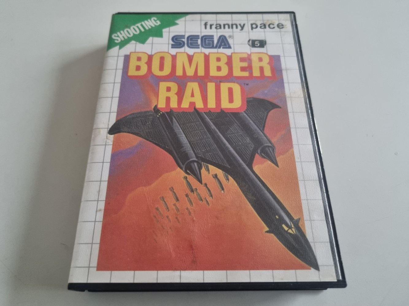 (Bild für) MS Bomber Raid - zum Schließen ins Bild klicken