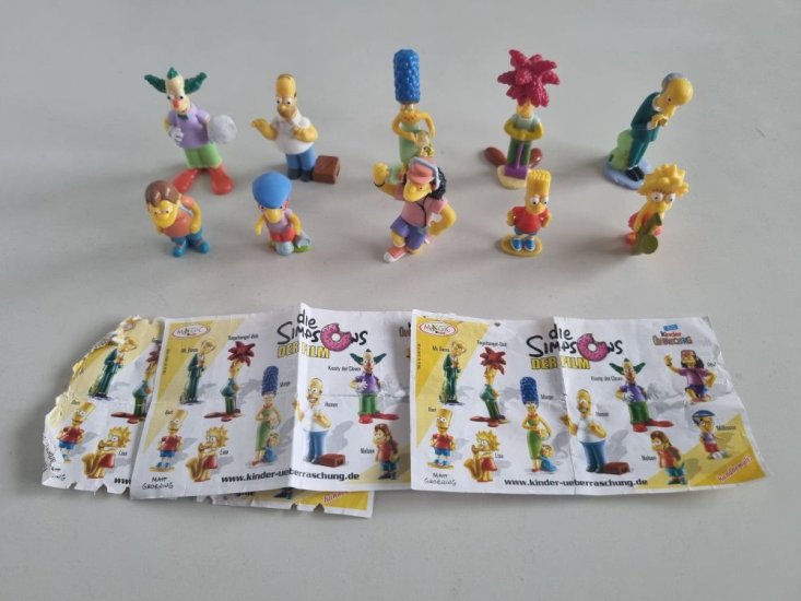 (Bild für) Simpsons Figuren Komplettset - Kinder Überraschung - zum Schließen ins Bild klicken