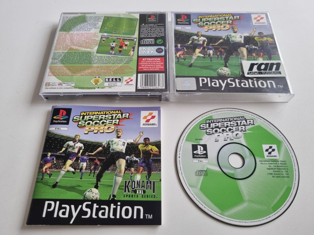 (Bild für) PS1 International Superstar Soccer Pro - zum Schließen ins Bild klicken