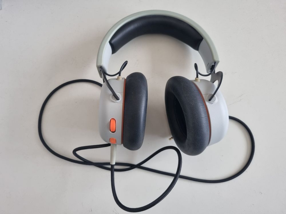 Beyerdynamic - MMX 100 - Professional Gaming Headset - zum Schließen ins Bild klicken