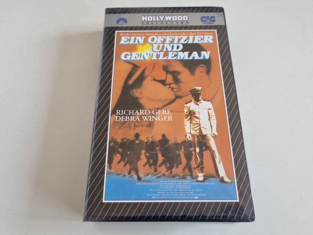 (Bild für) VHS Ein Offizier und Gentleman - zum Schließen ins Bild klicken