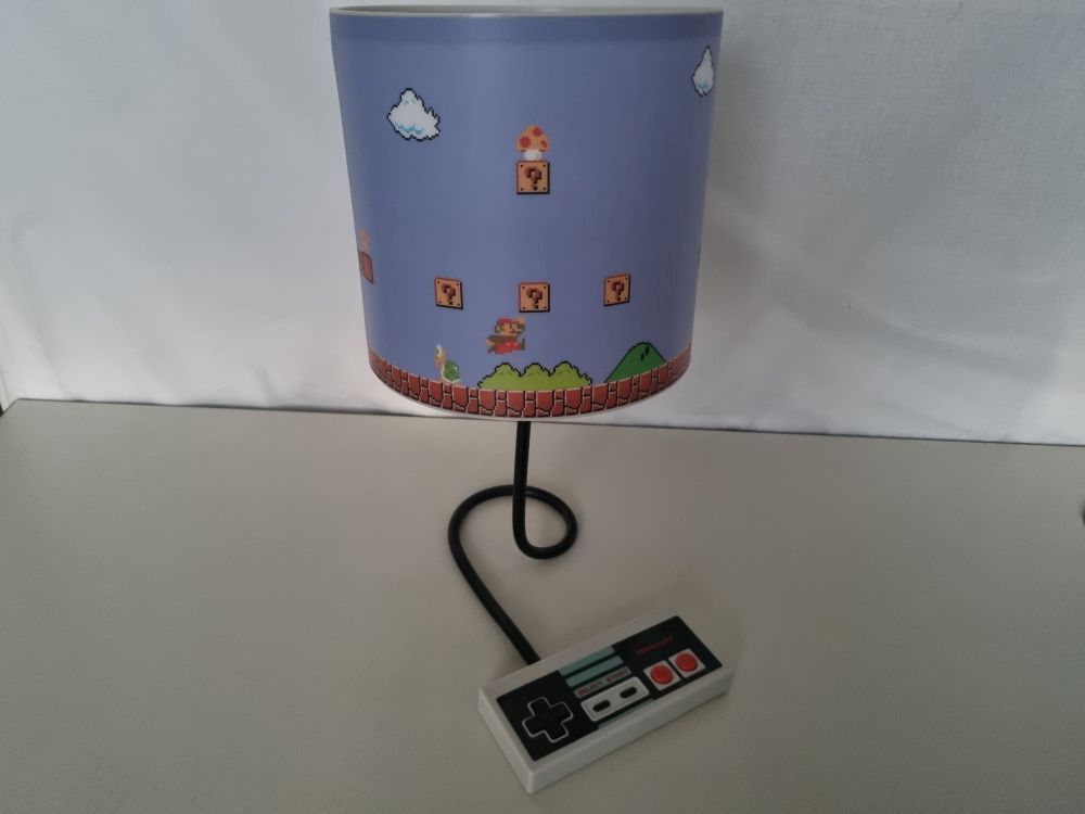 (Bild für) Super Mario Lampe - zum Schließen ins Bild klicken