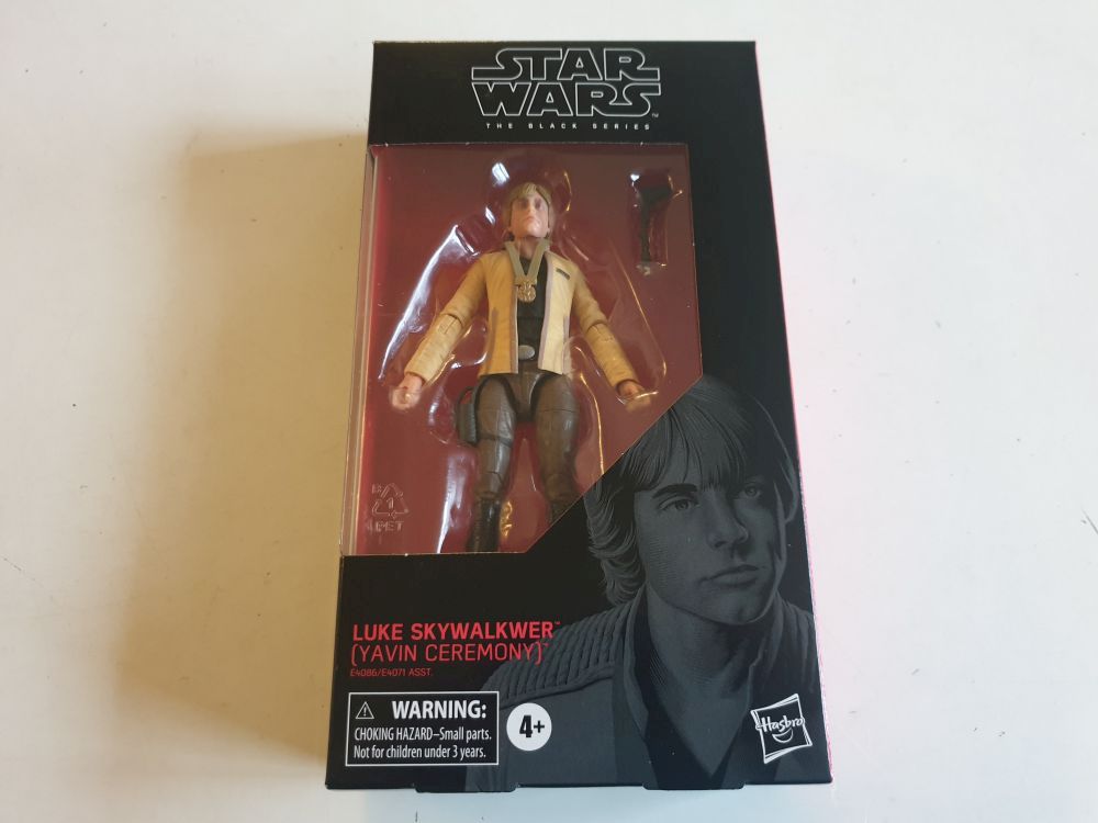 Star Wars The Black Series - Luke Skywalkwer (Yavin Ceremony) - zum Schließen ins Bild klicken