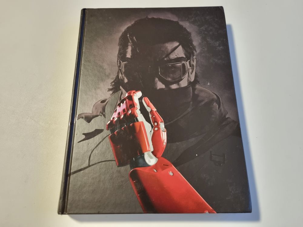 Metal Gear Solid V - Phantom Pain - Das offizielle Buch CE - zum Schließen ins Bild klicken