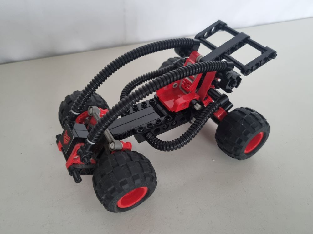 (Bild für) Lego 8226 - Off-Roader - zum Schließen ins Bild klicken