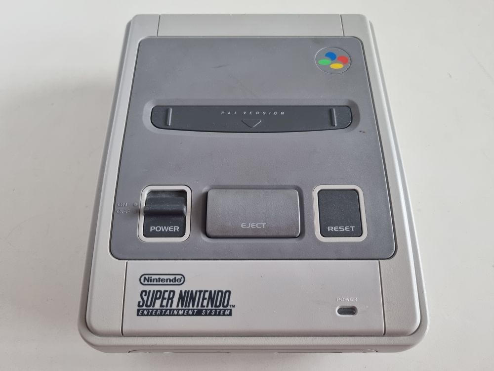(Bild für) SNES Konsole SNSP-001A(FRG) - 2 Chip - 50/60 Hz Mod - zum Schließen ins Bild klicken