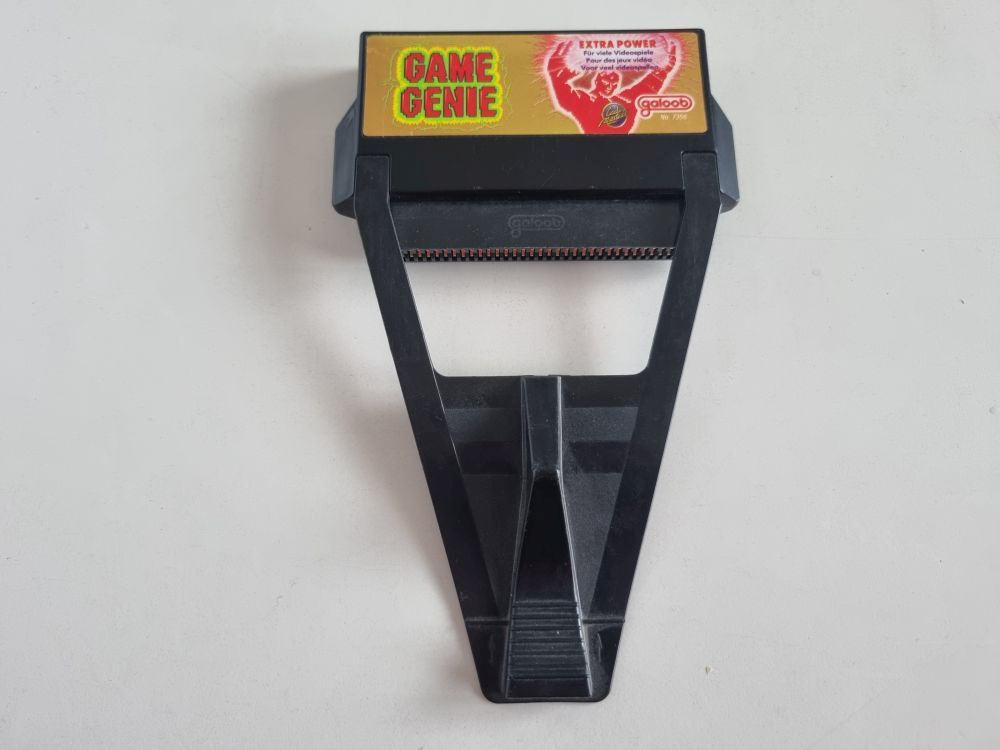 (Bild für) NES Game Genie - zum Schließen ins Bild klicken