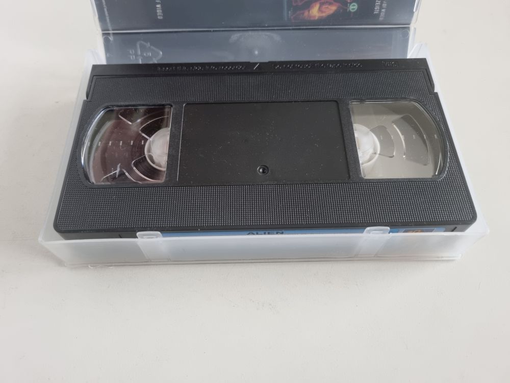 VHS Alien - zum Schließen ins Bild klicken