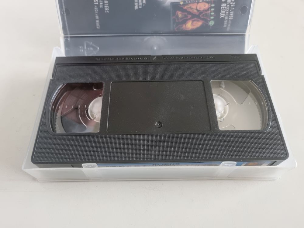 VHS Aliens - zum Schließen ins Bild klicken