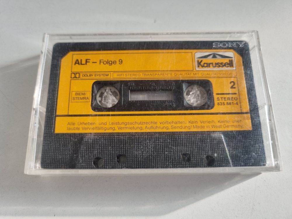 (Bild für) MC Alf - 9 Das Fenster zum Garten / Ein Käfig voller Narren - zum Schließen ins Bild klicken