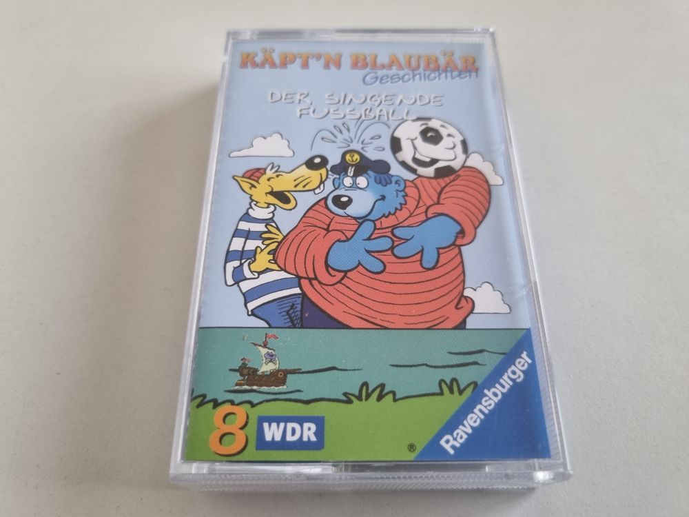 (Bild für) MC Käpt'n Blaubär Geschichten - Der singende Fussball - zum Schließen ins Bild klicken