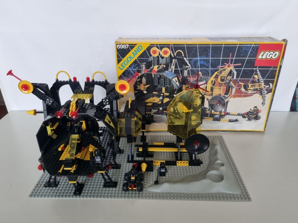 Lego 6987 Blacktron Message Intercept Base 84309 199.99 RetroGameCollectorHeaven english version