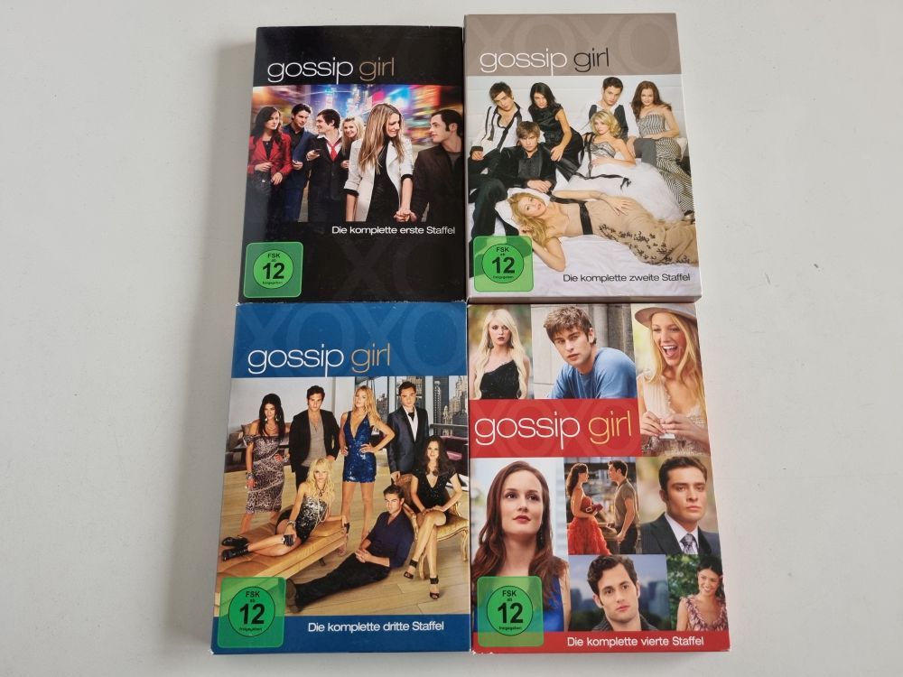 (Bild für) DVD Gossip Girl - Staffel 1 - 4 - zum Schließen ins Bild klicken