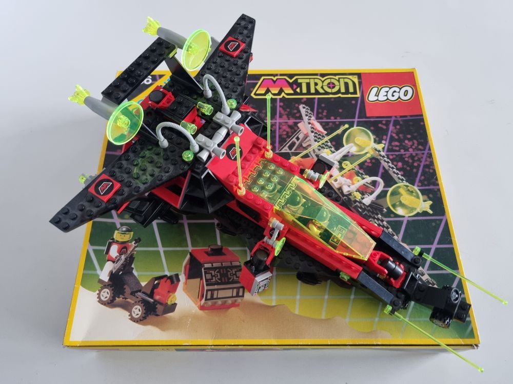 Lego 6956 - M-Tron - Stellar Recon Voyager - zum Schließen ins Bild klicken