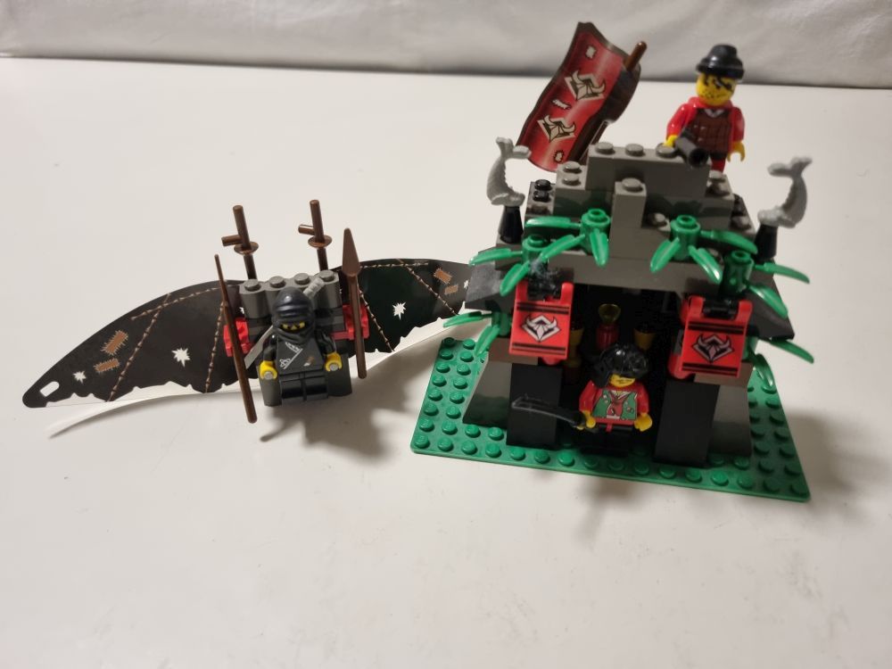 Lego 6045 - Ninja Surprise - zum Schließen ins Bild klicken