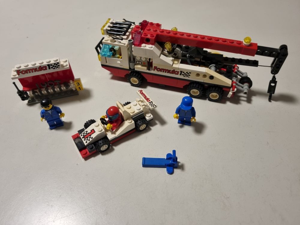 Lego 6484 - F1 Hauler - zum Schließen ins Bild klicken