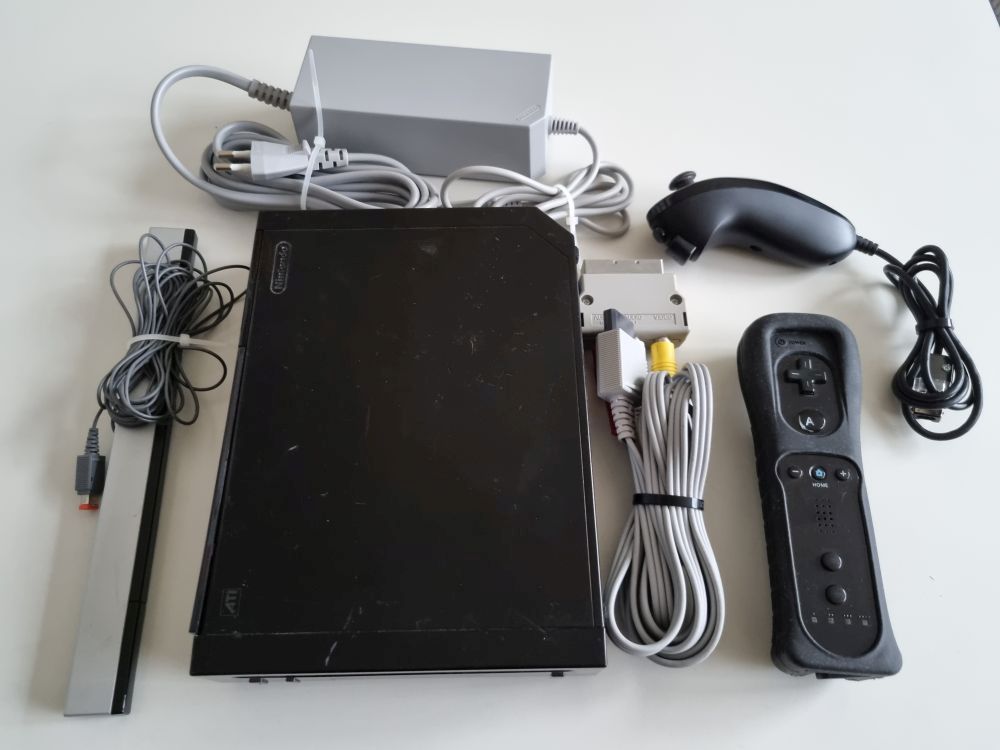 Wii Console Black - zum Schließen ins Bild klicken