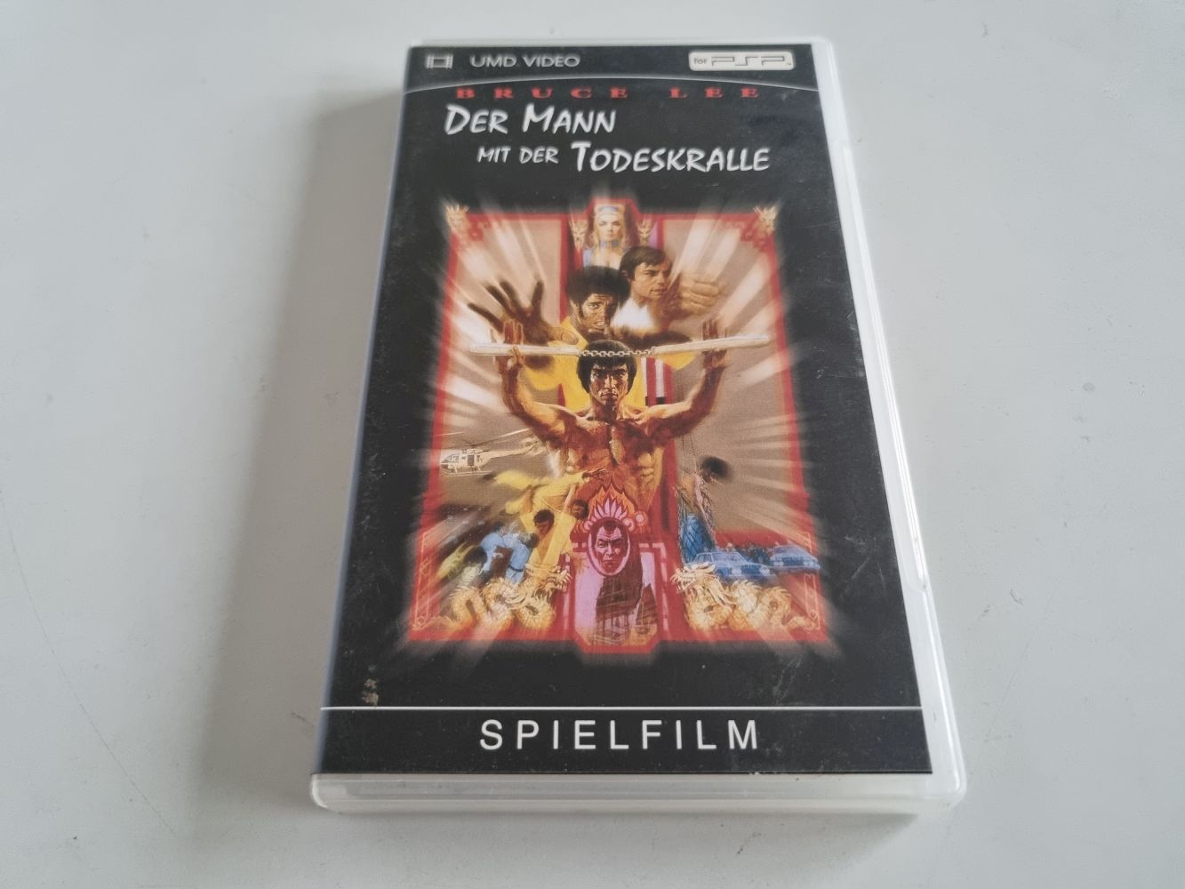 (Bild für) PSP Der Mann mit der Todeskralle UMD Video - zum Schließen ins Bild klicken