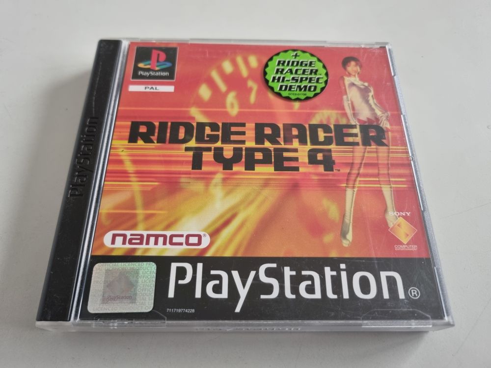 (Bild für) PS1 Ridge Racer Type 4 - zum Schließen ins Bild klicken