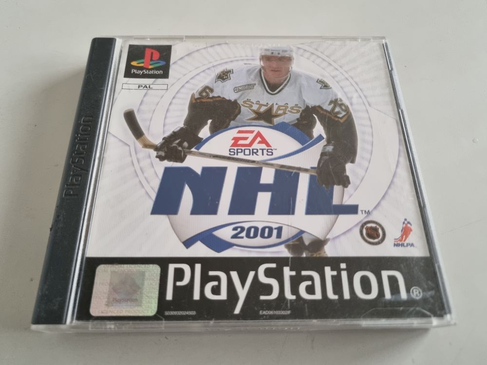 (Bild für) PS1 NHL 2001 - zum Schließen ins Bild klicken
