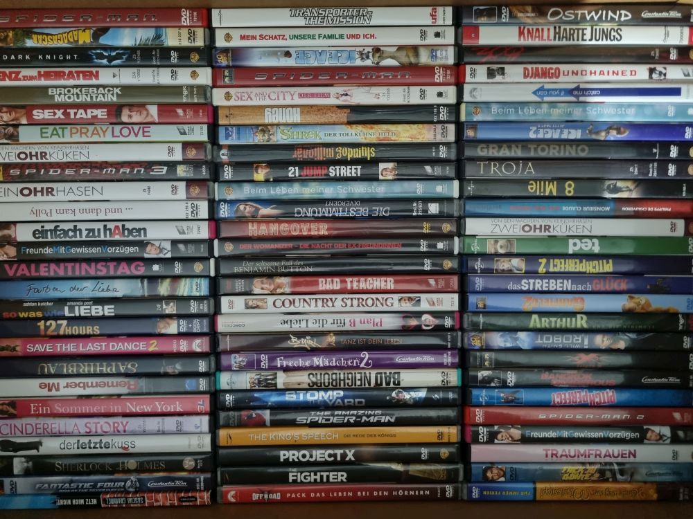 (Bild für) DVD Überraschungspaket + 10 Verschiedene Filme - zum Schließen ins Bild klicken