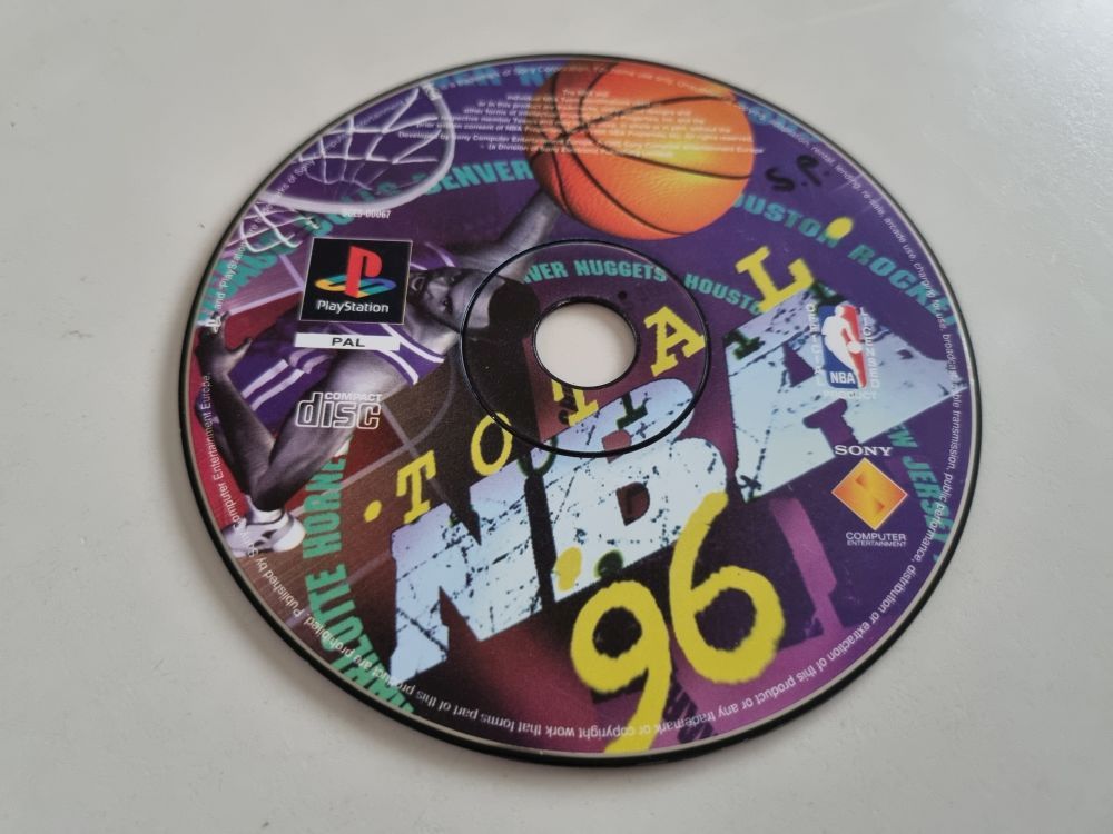(Bild für) PS1 Total NBA 96 - zum Schließen ins Bild klicken