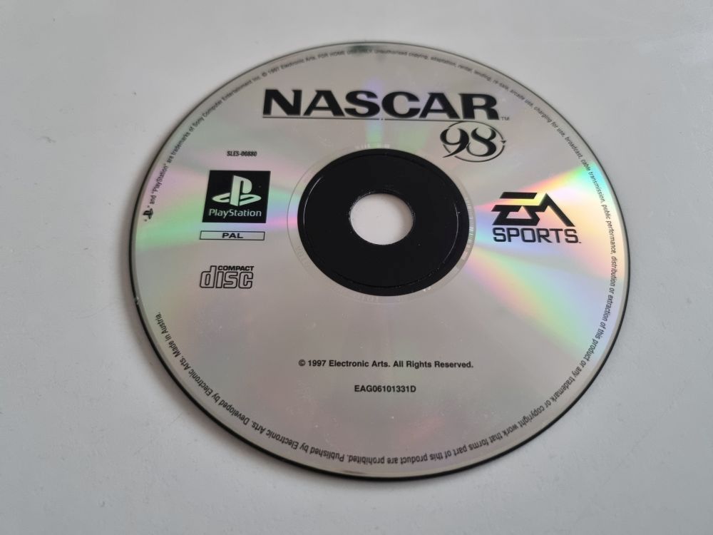 (Bild für) PS1 Nascar 98 - zum Schließen ins Bild klicken