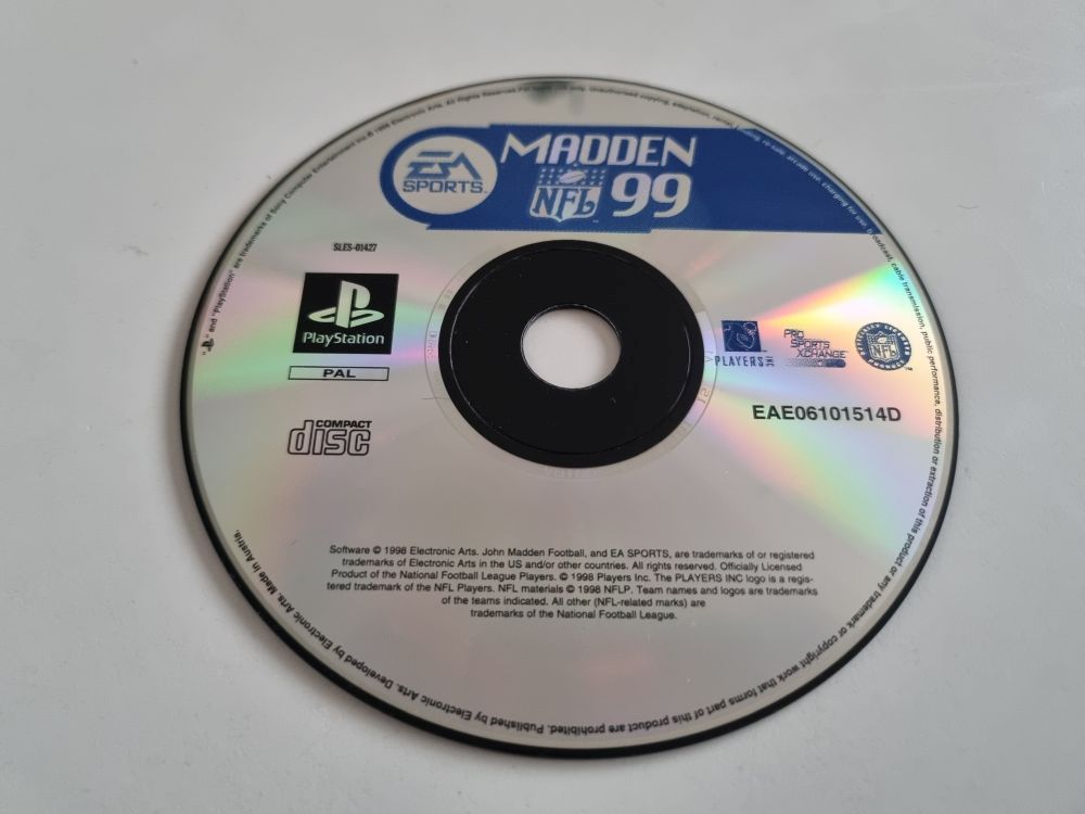 (Bild für) PS1 Madden NFL 99 - zum Schließen ins Bild klicken