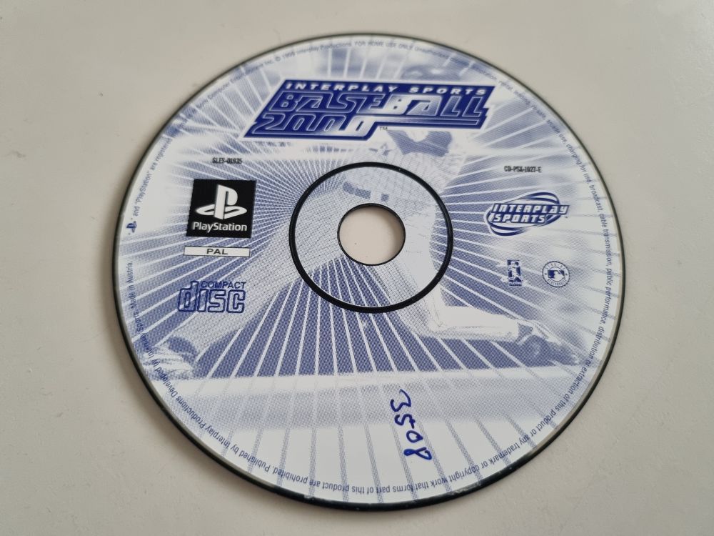 (Bild für) PS1 Interplay Sports - Baseball 2000 - zum Schließen ins Bild klicken