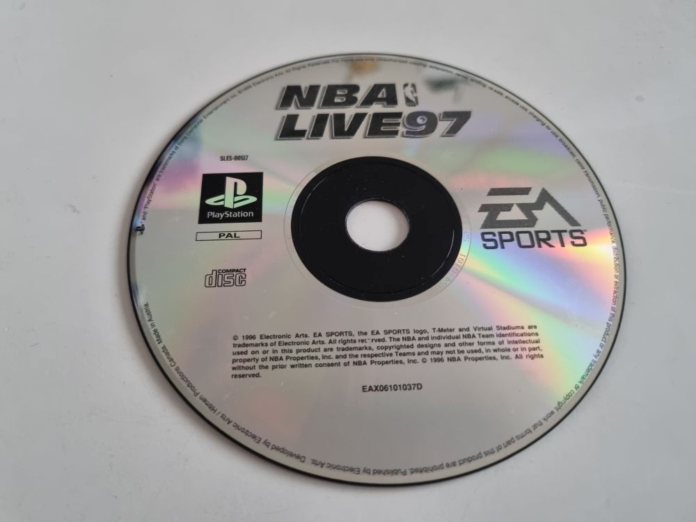 (Bild für) PS1 NBA Live 97 - zum Schließen ins Bild klicken