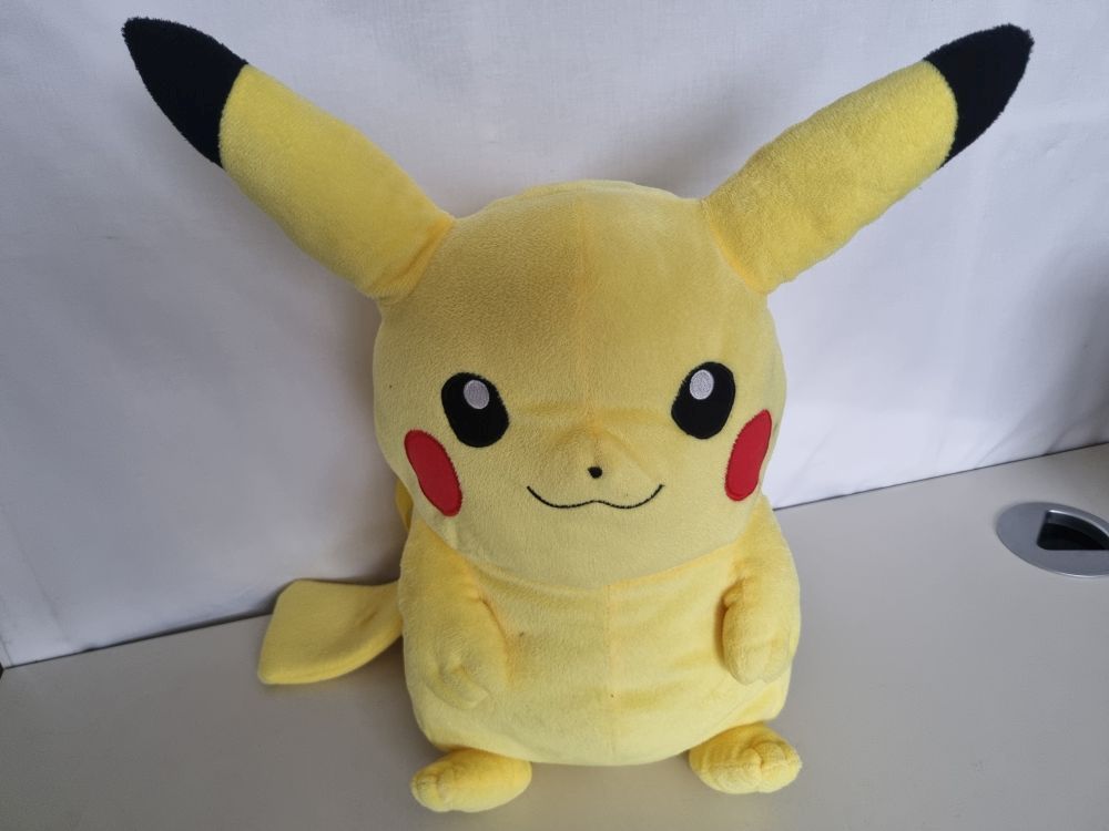 Pikachu Backpack - zum Schließen ins Bild klicken