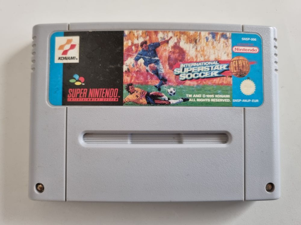 (Bild für) SNES International Superstar Soccer Deluxe EUR - zum Schließen ins Bild klicken