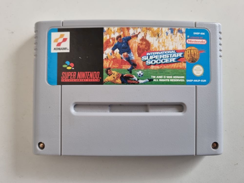 (Bild für) SNES International Superstar Soccer Deluxe EUR - zum Schließen ins Bild klicken