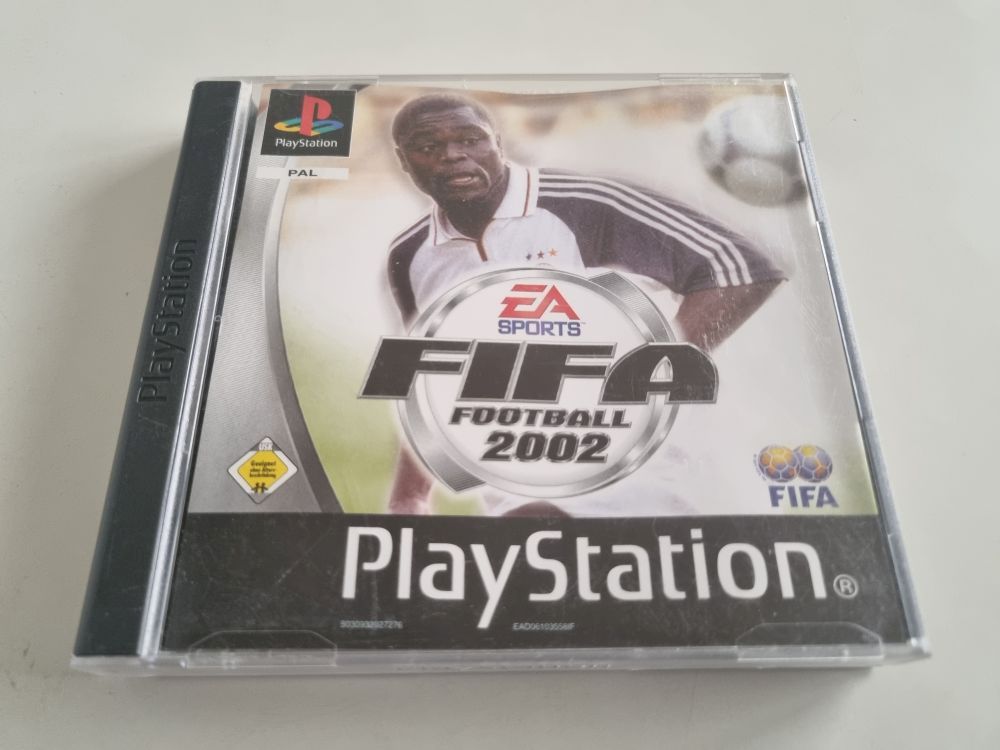 (Bild für) PS1 Fifa Football 2002 - zum Schließen ins Bild klicken