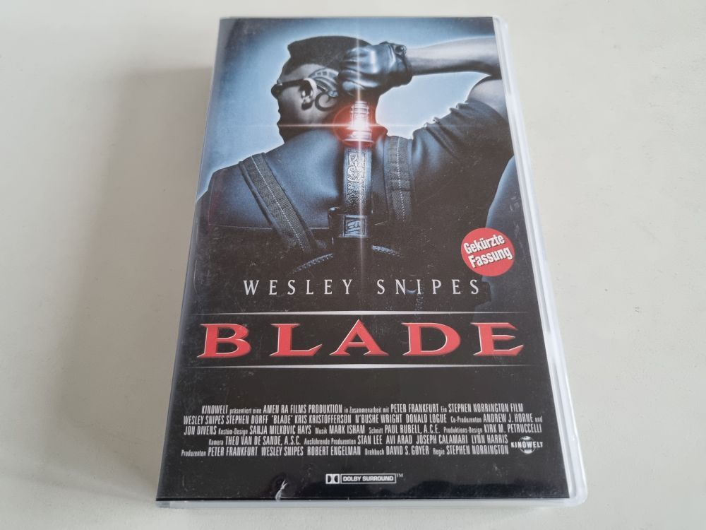 VHS Blade - zum Schließen ins Bild klicken