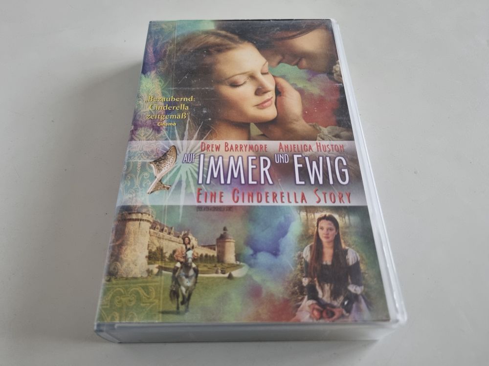 (Bild für) VHS Auf Immer und Ewig - Eine Cinderella Story - zum Schließen ins Bild klicken